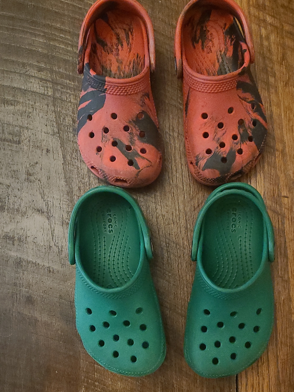 CROCS Kids' Classic Clogs in Red/Black and Green